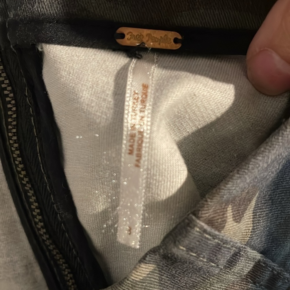 Free people women’s size 8 mini skirt - Picture 3 of 3
